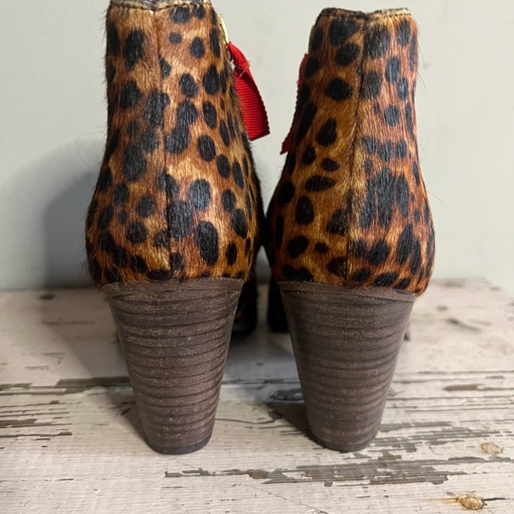 Boden Calfskin Leather Leopard Print Heels - Picture 4 of 6